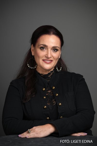 Lúcia Megyesi Schwartz